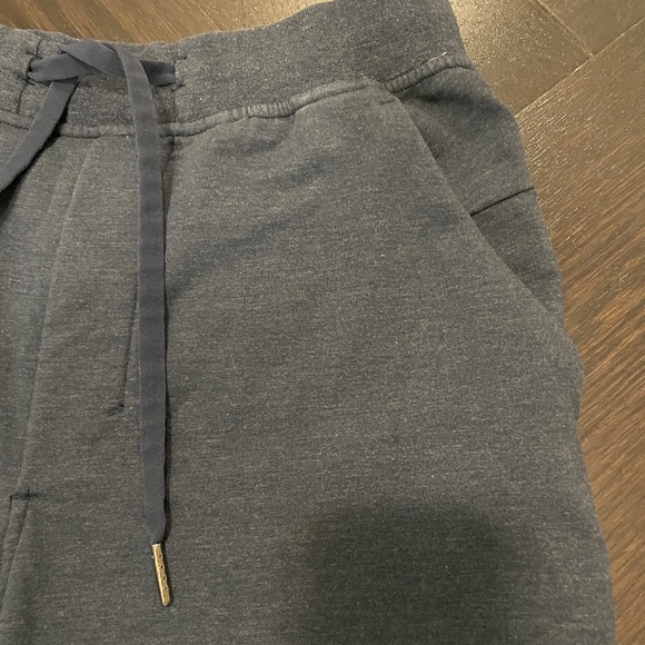 Men's Lululemon City Short 9" inseam in Heather Navy size S - Picture 6 of 11
